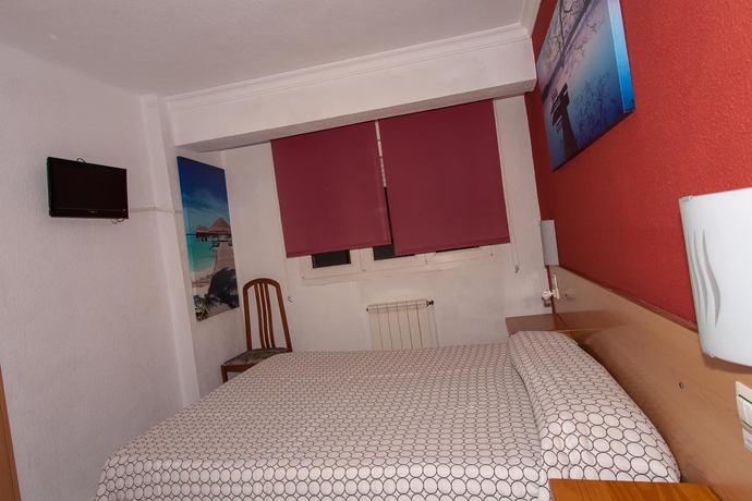 Imagen de la habitación del Hostal Verdemar, Gijón. Foto 13