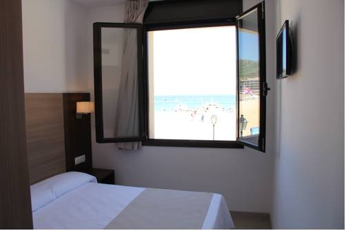 Imagen general del Hostal Victoria, Tossa de Mar. Foto 14