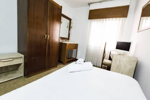 Imagen de la habitación del Hostal Viena. Foto 16