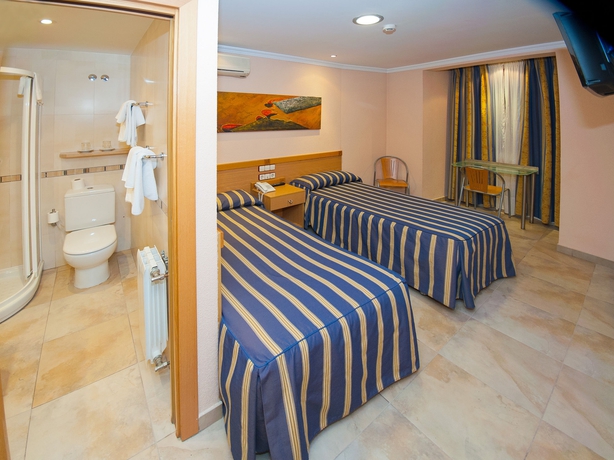 Imagen de la habitación del Hostal Viky, Aeropuerto Adolfo Su&aacute;rez Madrid-Barajas. Foto 2