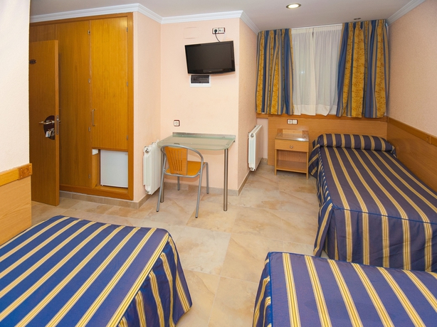 Imagen de la habitación del Hostal Viky, Aeropuerto Adolfo Su&aacute;rez Madrid-Barajas. Foto 3