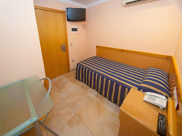 Imagen de la habitación del Hostal Viky. Foto 10