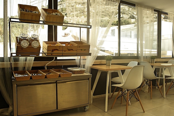 Imagen del bar/restaurante del Hostal Vil5 By Be Alicante. Foto 4