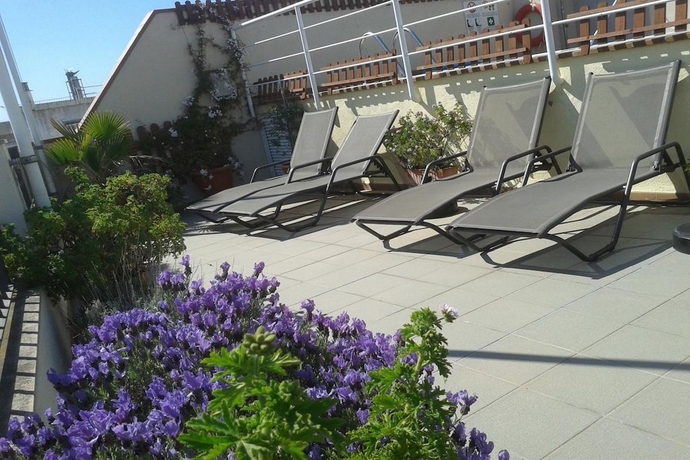 Imagen general del Hostal Vila Del Mar. Foto 10