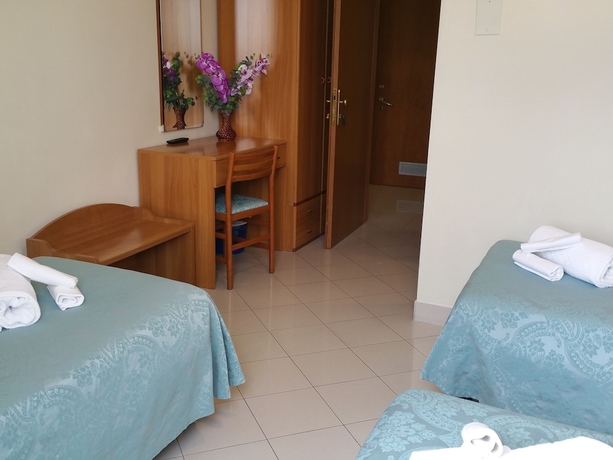 Imagen de la habitación del Hostal Villa Aurelia. Foto 14