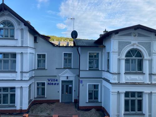 Imagen de los exteriores del Hostal Villa Neos. Foto 6