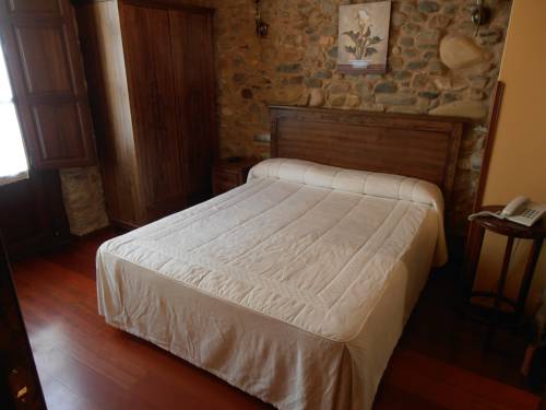 Imagen de la habitación del Hostal Virgen De La Encina. Foto 9
