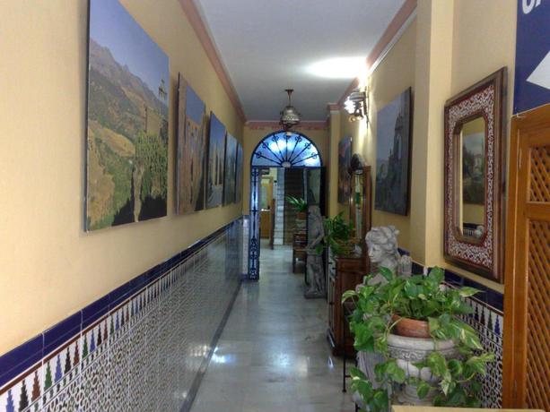 Imagen de los interiores del Hostal Virgen Del Rocio. Foto 15