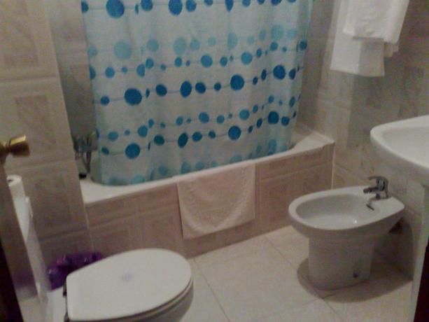 Imagen de la habitación del Hostal Virgen Del Rocio. Foto 3