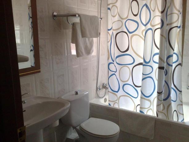 Imagen de la habitación del Hostal Virgen Del Rocio. Foto 4