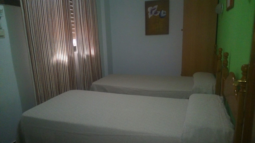 Imagen de la habitación del Hostal Virgen Del Rocio. Foto 6