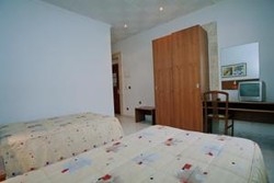 Imagen de la habitación del Hostal Virginia, TORTOSA. Foto 3