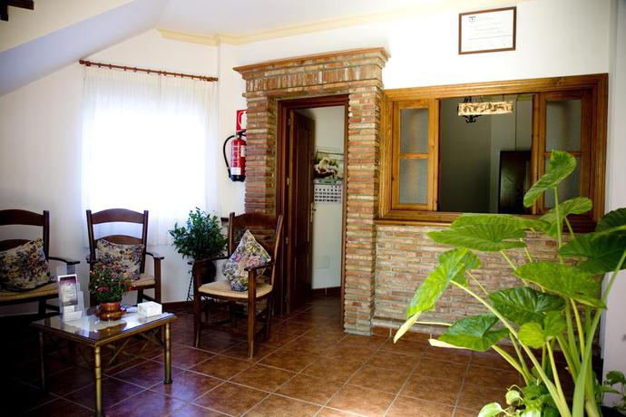 Imagen de los interiores del Hostal Vista A La Sierra. Foto 6