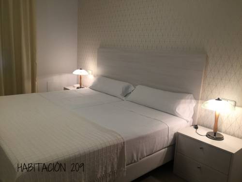 Imagen de la habitación del Hostal Vista Alegre, Castro Urdiales. Foto 3