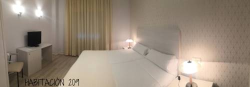 Imagen de la habitación del Hostal Vista Alegre, Castro Urdiales. Foto 4