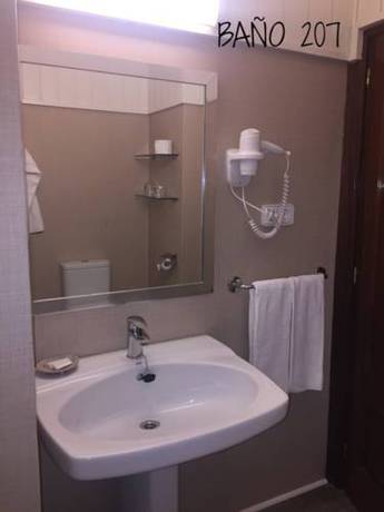 Imagen de la habitación del Hostal Vista Alegre, Castro Urdiales. Foto 6