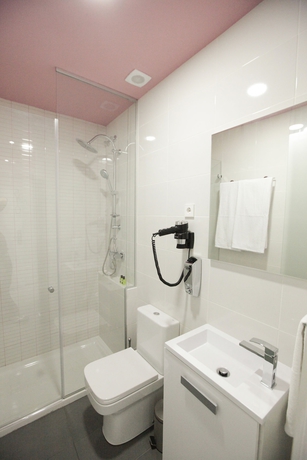 Imagen de la habitación del Hostal Vitium Urban Suites. Foto 12