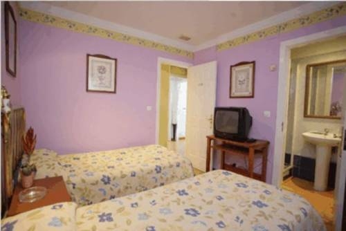 Imagen de la habitación del Hostal Vitorina, Soria. Foto 8