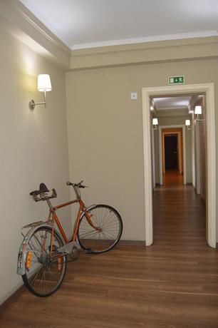 Imagen de los interiores del Hostal Wallis Rato. Foto 5