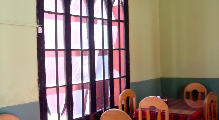 Imagen del bar/restaurante del Hostal Wayra River. Foto 2