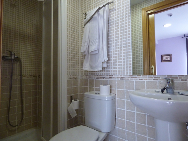 Imagen de la habitación del Hostal Y Casa Rural La Colmena. Foto 2