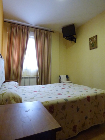 Imagen de la habitación del Hostal Y Casa Rural La Colmena. Foto 6