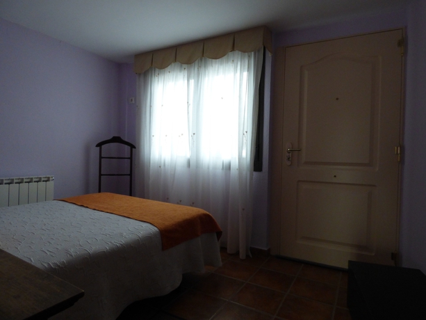 Imagen de la habitación del Hostal Y Casa Rural La Colmena. Foto 18