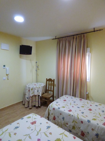 Imagen de la habitación del Hostal Y Casa Rural La Colmena. Foto 20