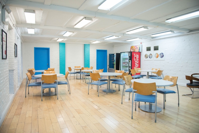 Imagen de los interiores del Hostal YMCA Harlem. Foto 14