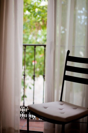 Imagen general del Hostal Yit Puerta Bisagra. Foto 8