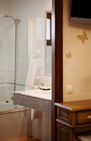 Imagen general del Hostal Yit Puerta Bisagra. Foto 9