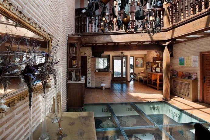 Imagen general del Hostal Yit Puerta Bisagra. Foto 10