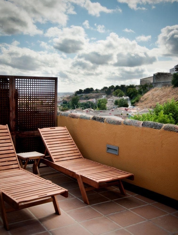 Imagen general del Hostal Yit Puerta Bisagra. Foto 11