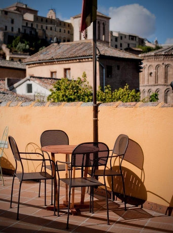 Imagen general del Hostal Yit Puerta Bisagra. Foto 13