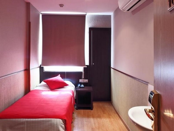 Imagen general del Hostal Yomo Hostal BCN Port. Foto 7