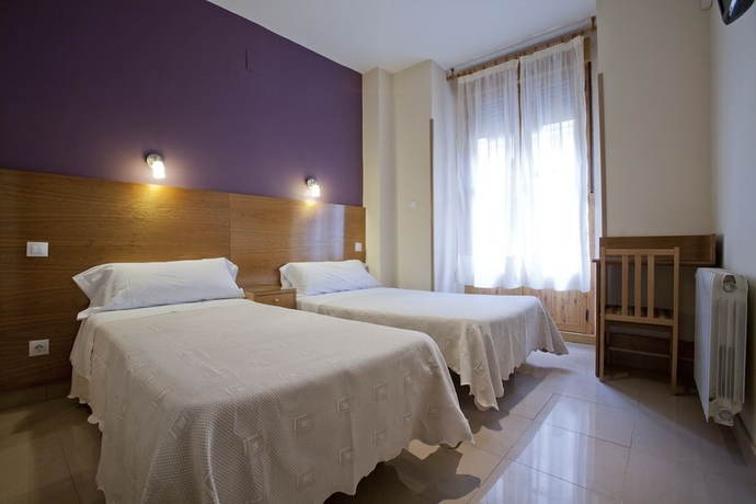 Imagen de la habitación del Hostal Zabala, Centro de Madrid. Foto 2