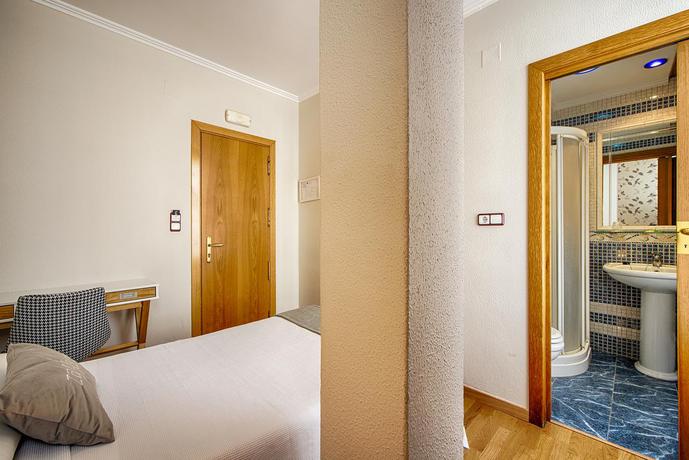 Imagen general del Hostal Zahara, Ferrol. Foto 4