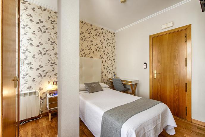 Imagen general del Hostal Zahara, Ferrol. Foto 5