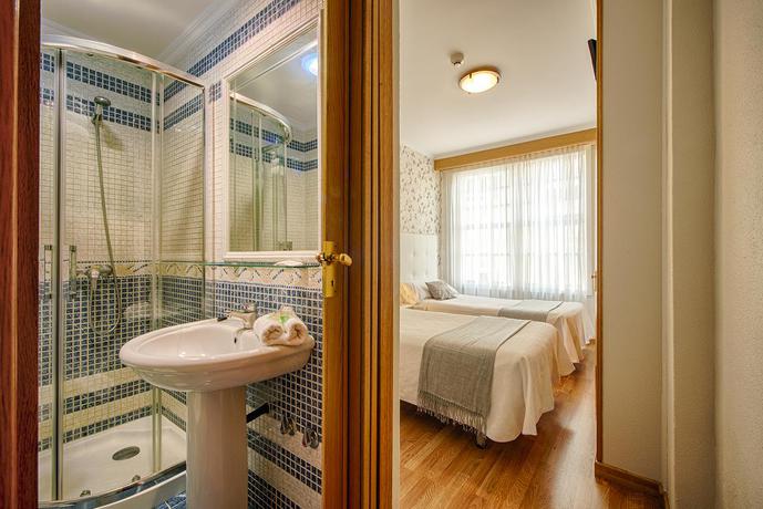 Imagen general del Hostal Zahara, Ferrol. Foto 6