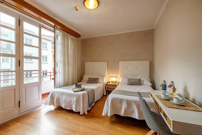 Imagen general del Hostal Zahara, Ferrol. Foto 9