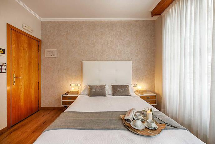 Imagen general del Hostal Zahara, Ferrol. Foto 15