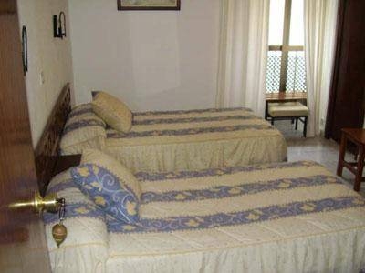 Imagen de la habitación del Hostal Zahira. Foto 4