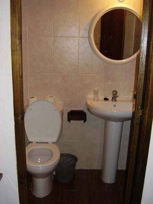 Imagen de la habitación del Hostal Zahira. Foto 7