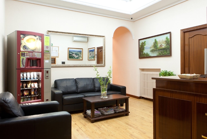 Imagen de los interiores del Hostal Zamora. Foto 19