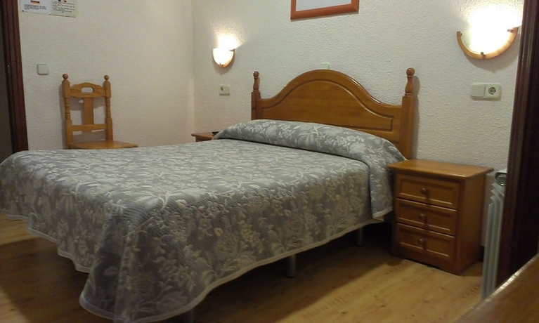 Imagen de la habitación del Hostal Zamora. Foto 17