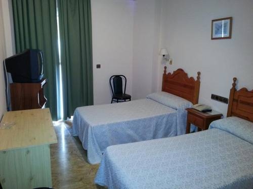 Imagen de la habitación del Hostal Zapata, Adra. Foto 2