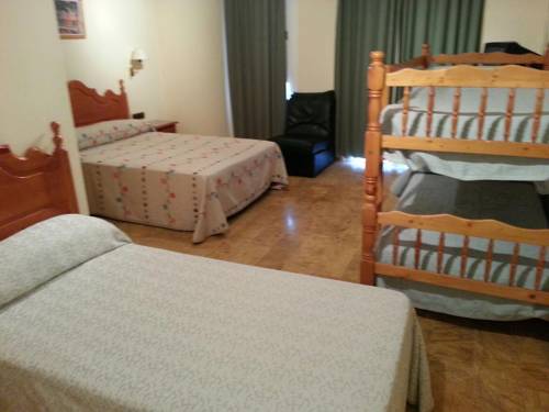 Imagen de la habitación del Hostal Zapata, Adra. Foto 7