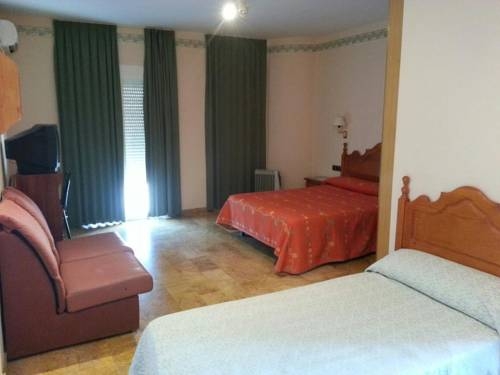 Imagen de la habitación del Hostal Zapata, Adra. Foto 9