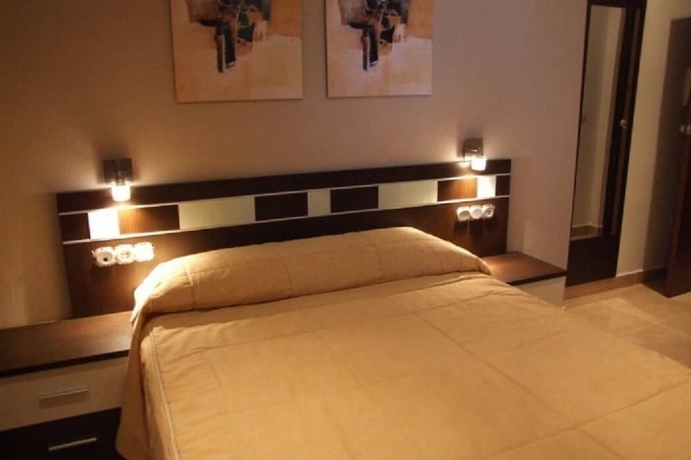 Imagen general del Hostal Zurich. Foto 1