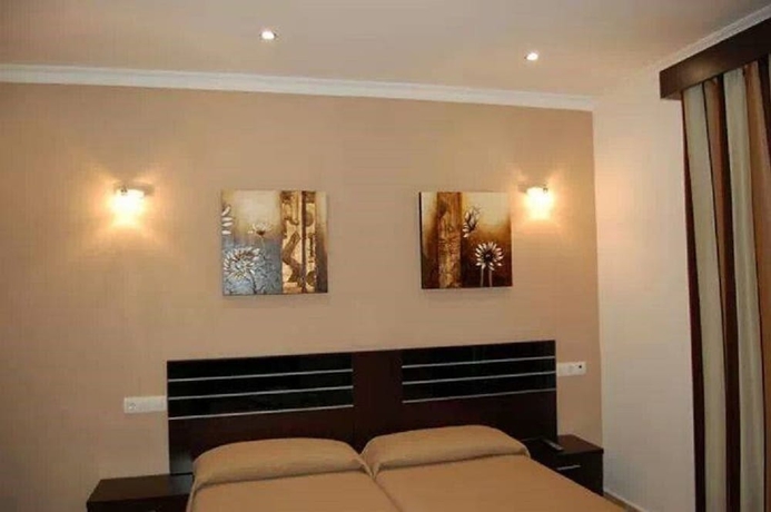 Imagen de la habitación del Hostal Zurich. Foto 9